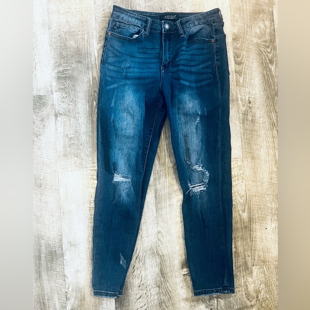 Judy Blue Relaxed Fit Distressed Skinny Jeans Women’s Size 30 Dark Wash